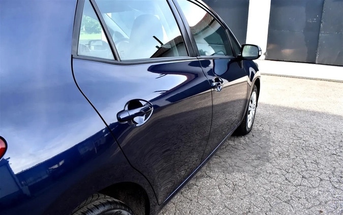 Toyota Auris cena 31900 przebieg: 136832, rok produkcji 2011 z Elbląg małe 781